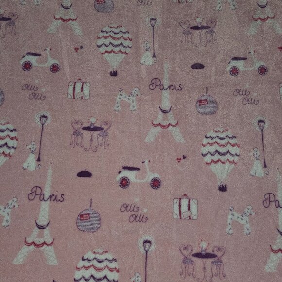 Paris France Oui Fleece Throw Blanket 48x60 Pink White Purple Eiffel Tower Cafe - Picture 2 of 7